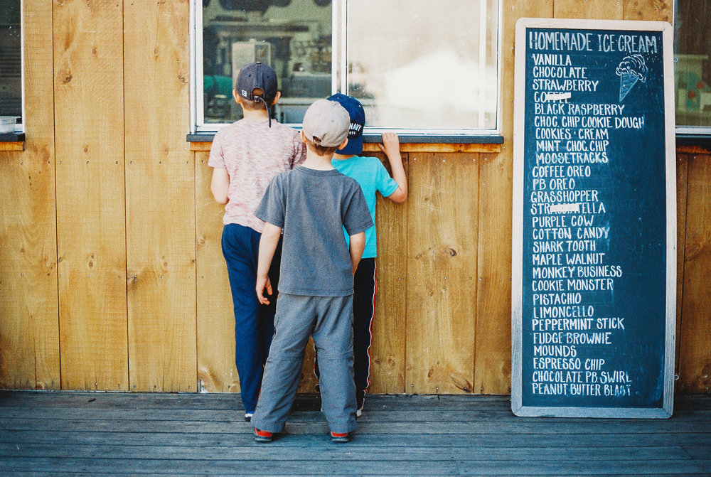 ice cream ordering at rice fruit farm